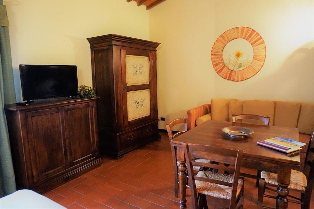 Agriturismo Antico Borgo Poggitazzi Terranuova Bracciolini Exterior photo